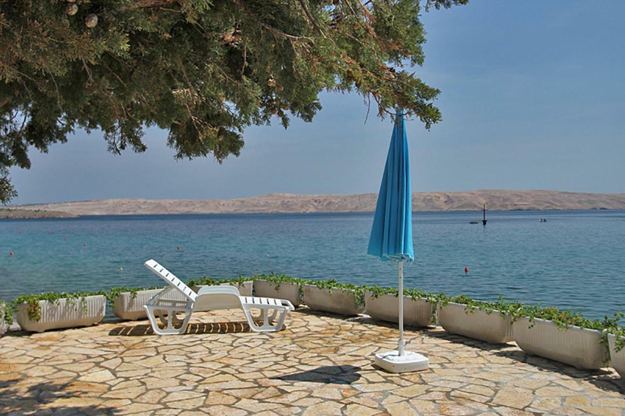 Beachfront Apartments Anita With Pool Karlobag Esterno foto