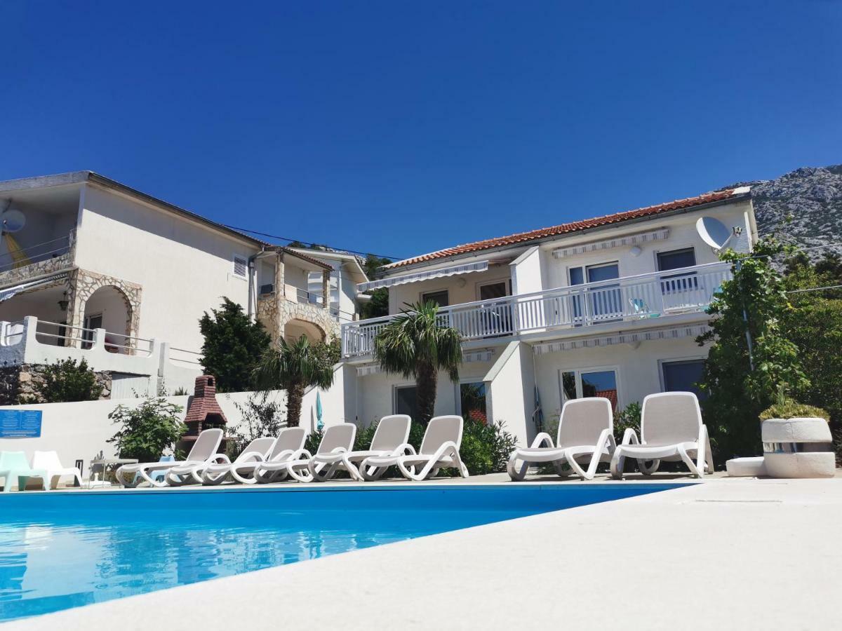 Beachfront Apartments Anita With Pool Karlobag Esterno foto