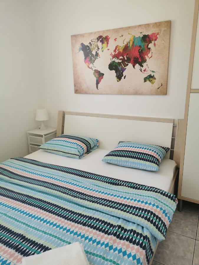 Beachfront Apartments Anita With Pool Karlobag Esterno foto