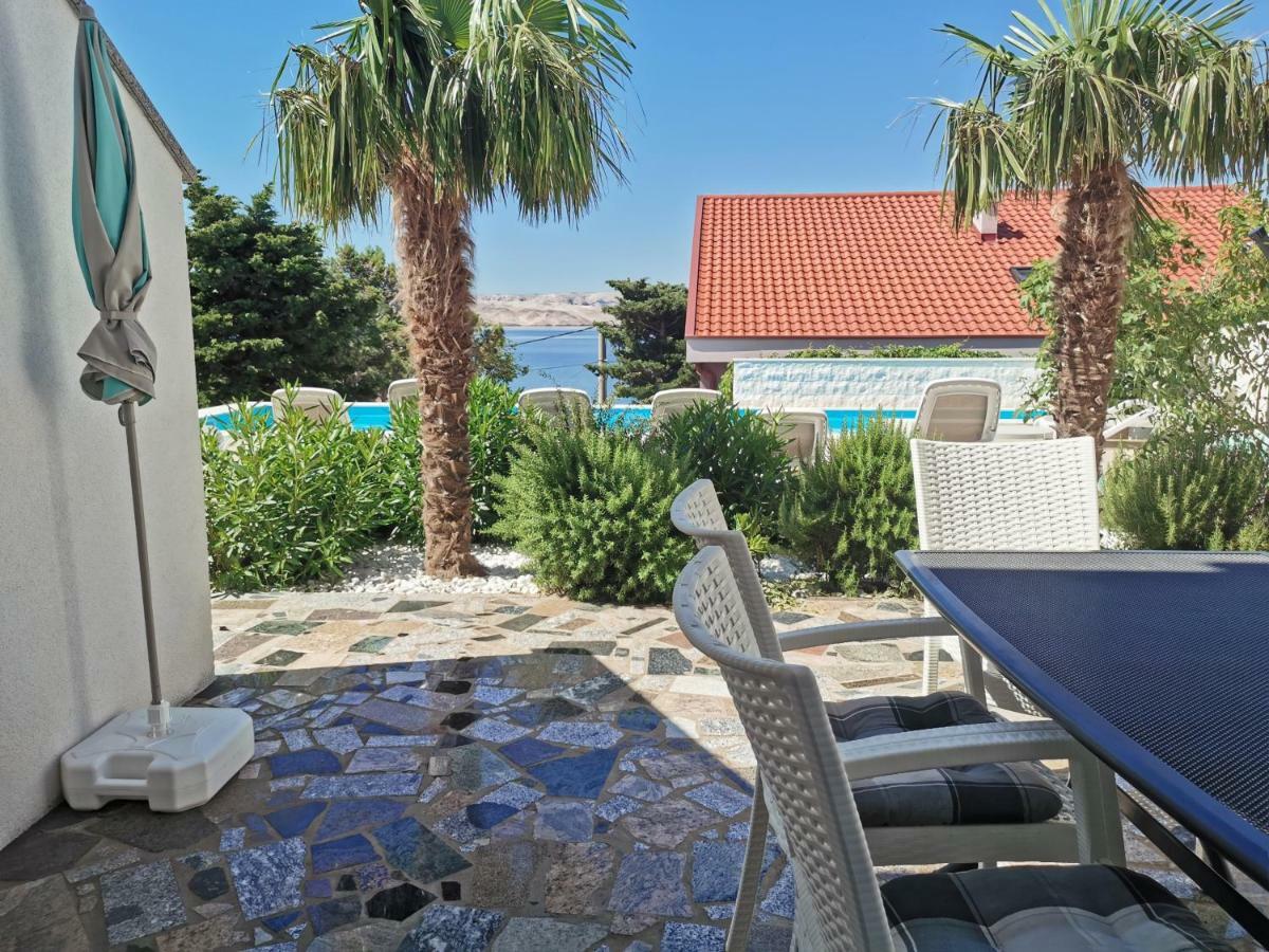 Beachfront Apartments Anita With Pool Karlobag Esterno foto