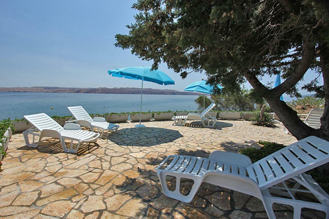 Beachfront Apartments Anita With Pool Karlobag Esterno foto